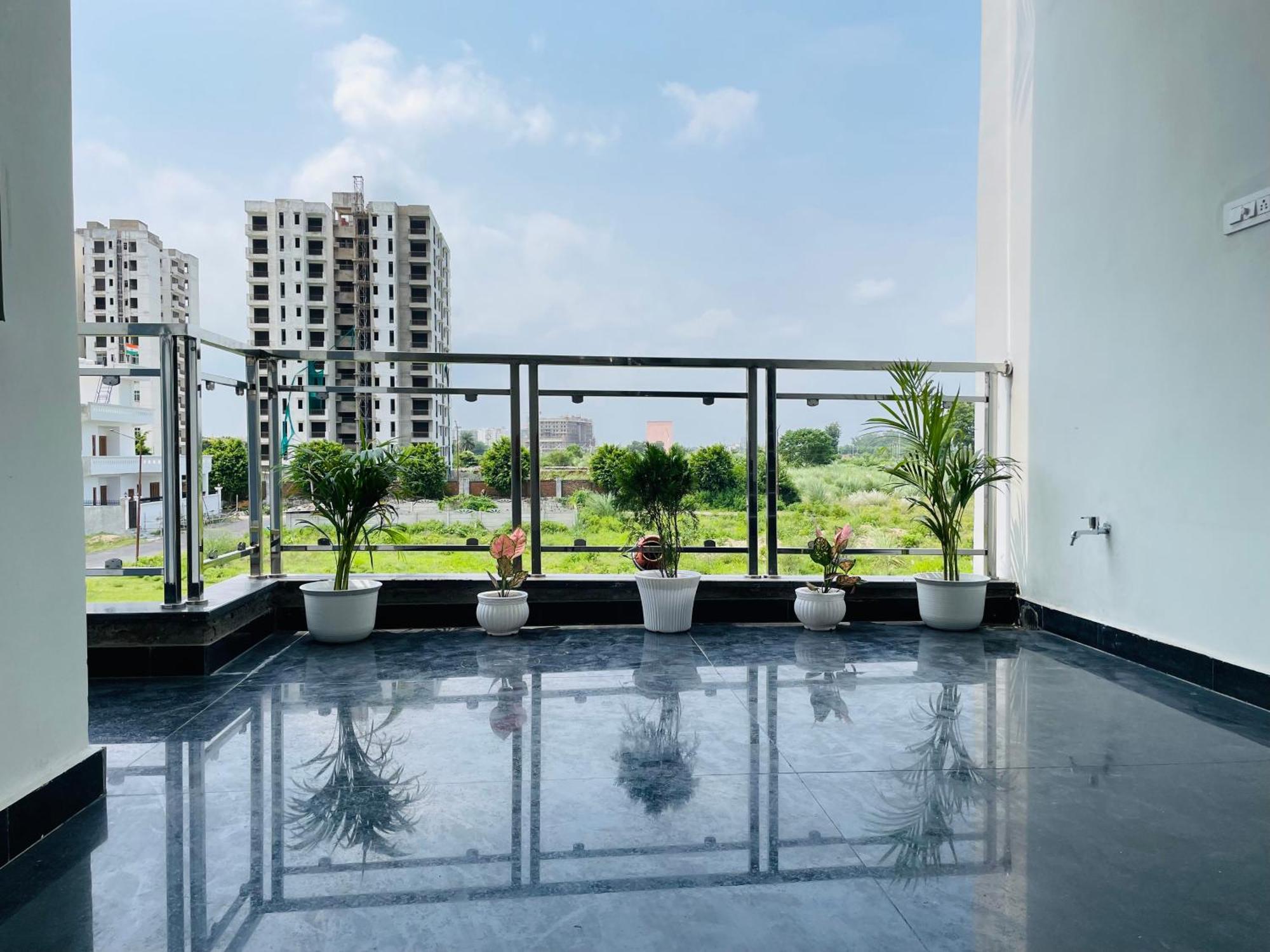 Atulyam Stays Sushant Golf City Лакхнау Экстерьер фото