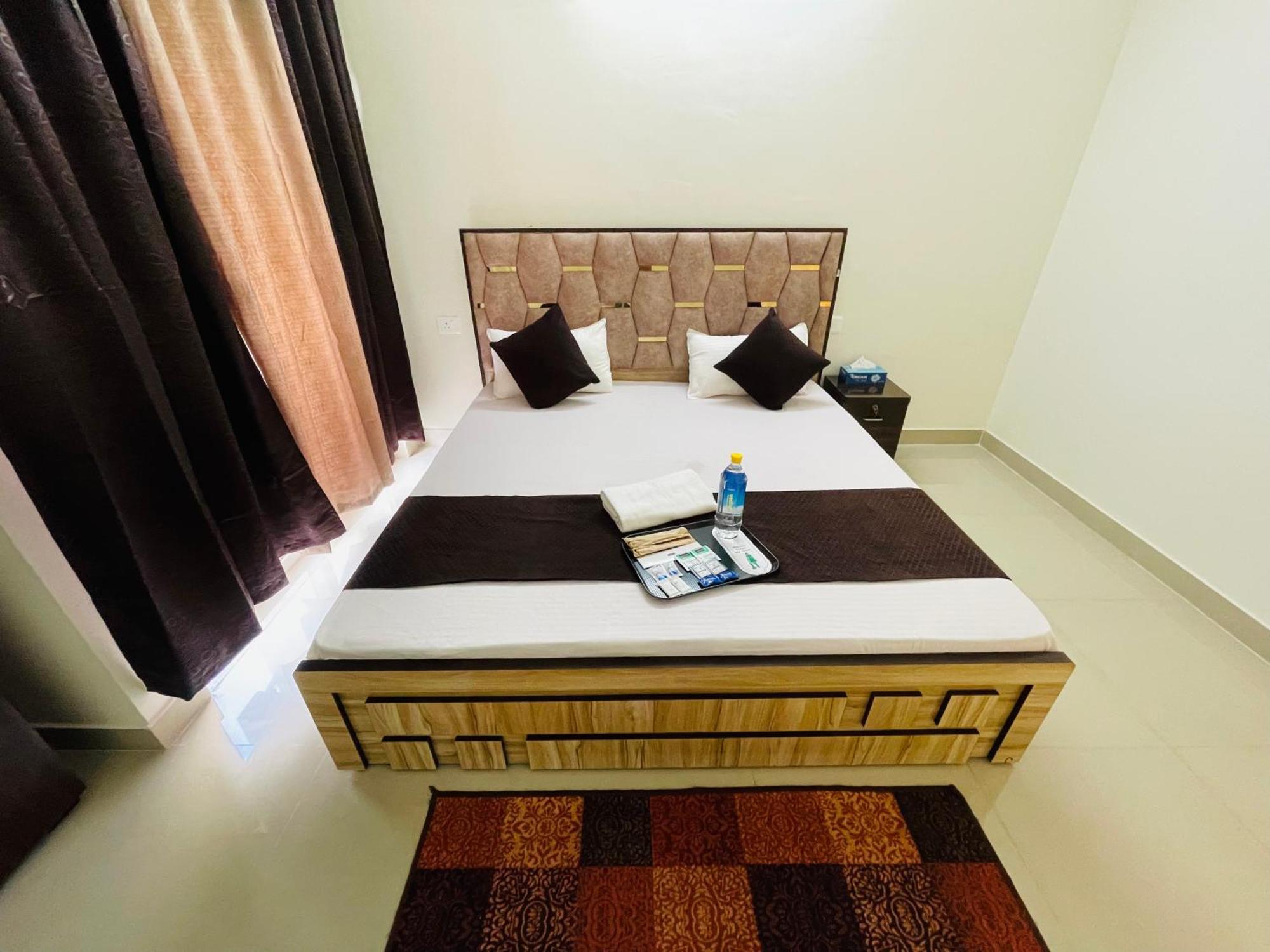 Atulyam Stays Sushant Golf City Лакхнау Экстерьер фото